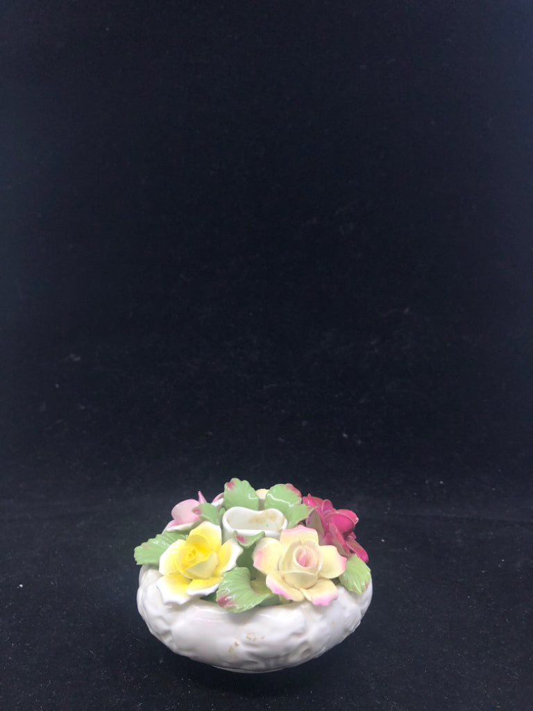 VTG PORCELAIN FLORAL CANDLE HOLDER.