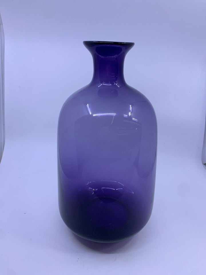 LARGE PURPLE GLASS VASE PIER-ONE.