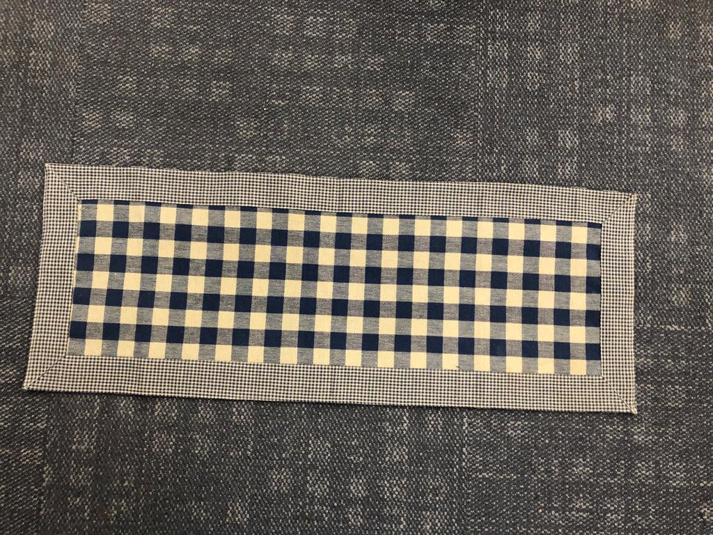 SM BEIGE/BLUE PLAID TABLE RUNNER.
