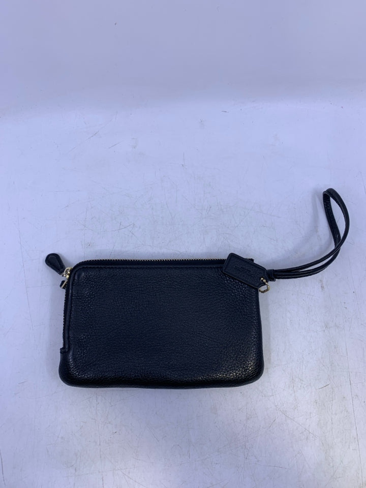 Coach Double Corner Zip Wristlet