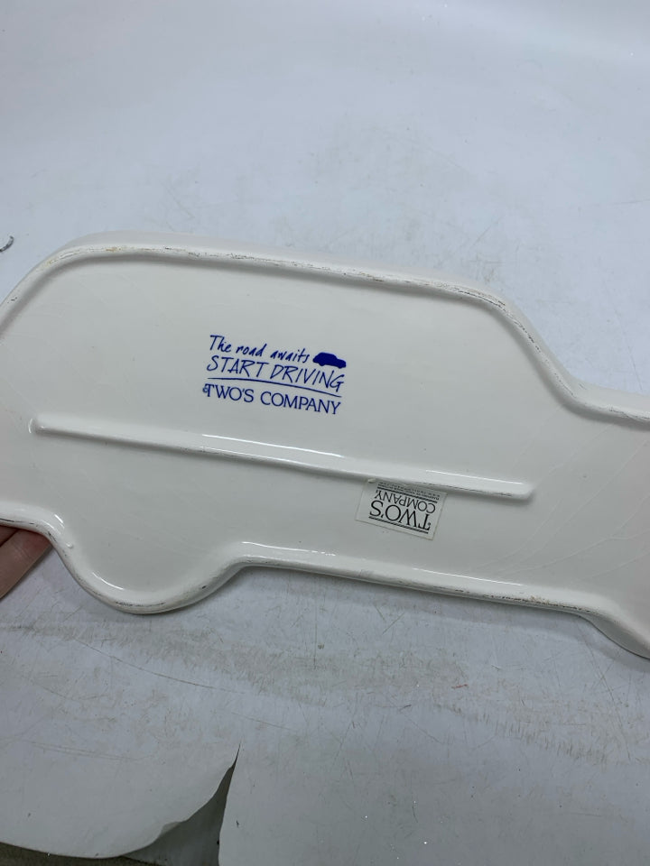 STATION WAGON SHAPED CERAMIC TRAY.