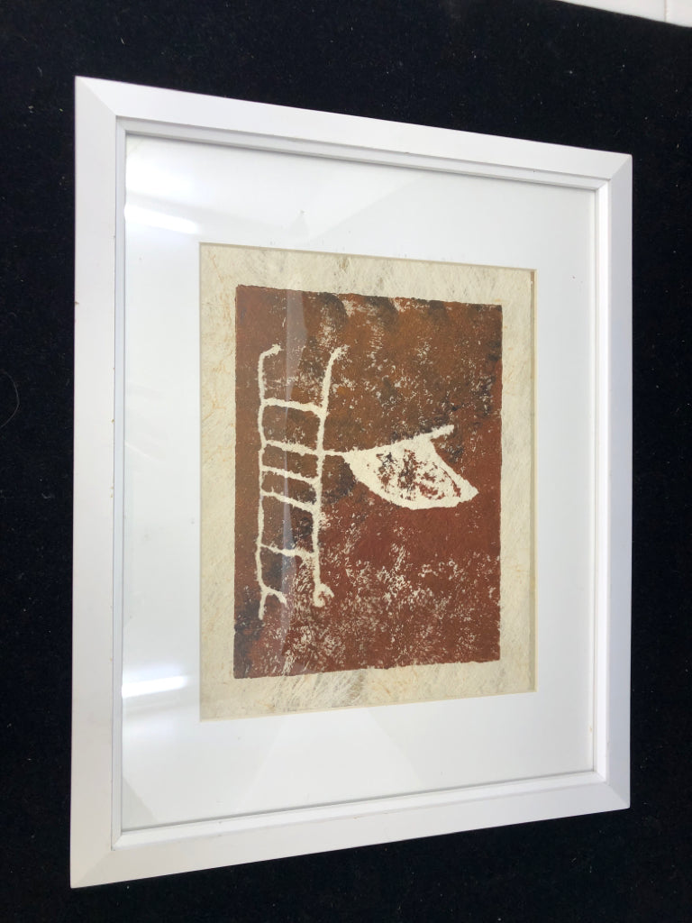 ABSTRACT PHOTO RUST BACKGROUND W/ WHITE DRAWING IN WHITE FRAME.
