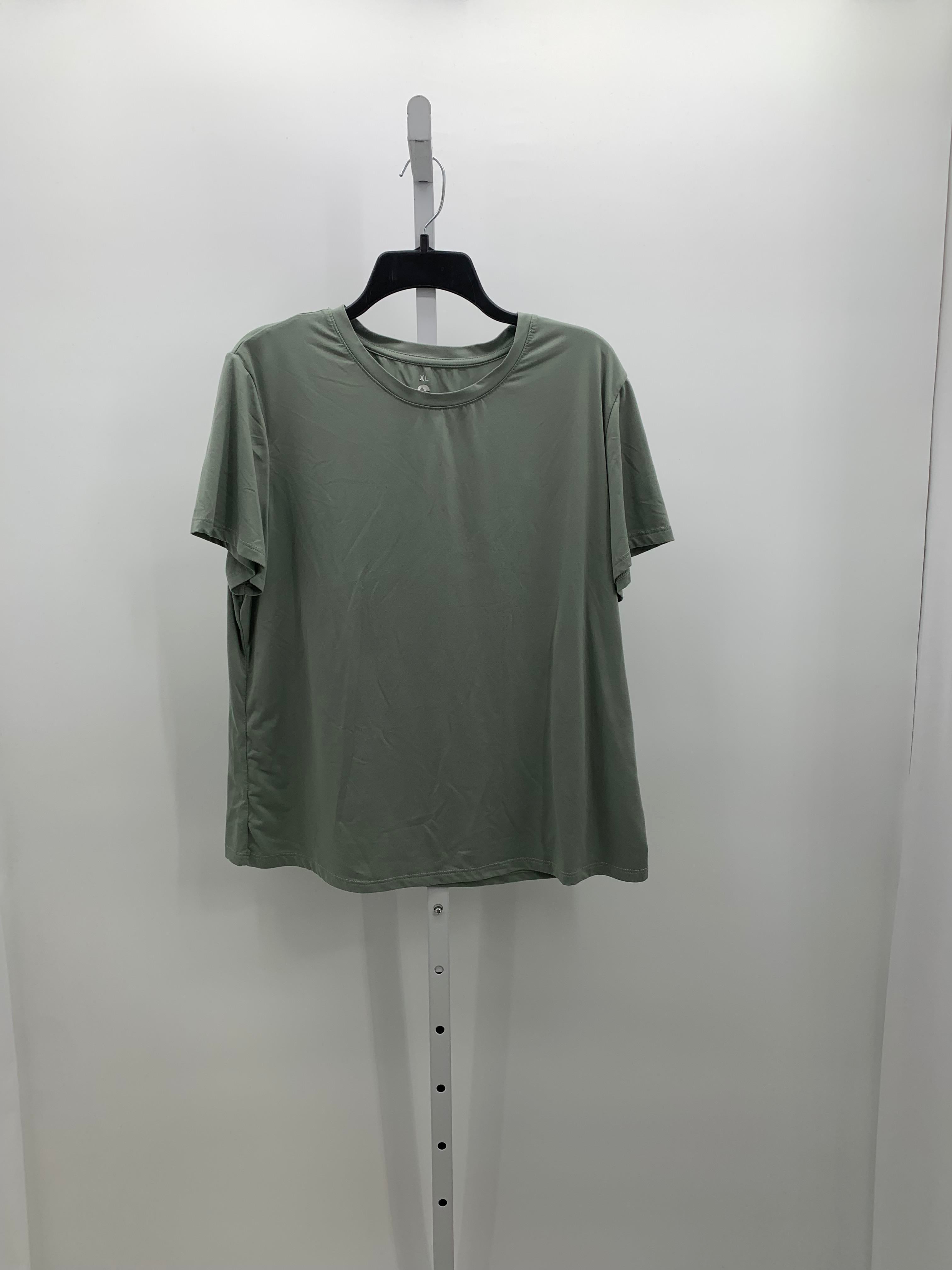 Size Extra Large Misses Short Sleeve Shirt