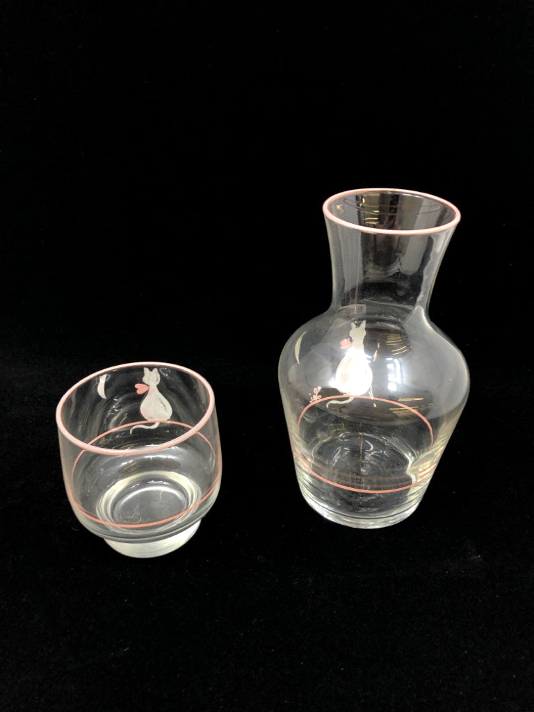 CAT PAINTED CLEAR GLASS DECANTER AND GLASS SET.