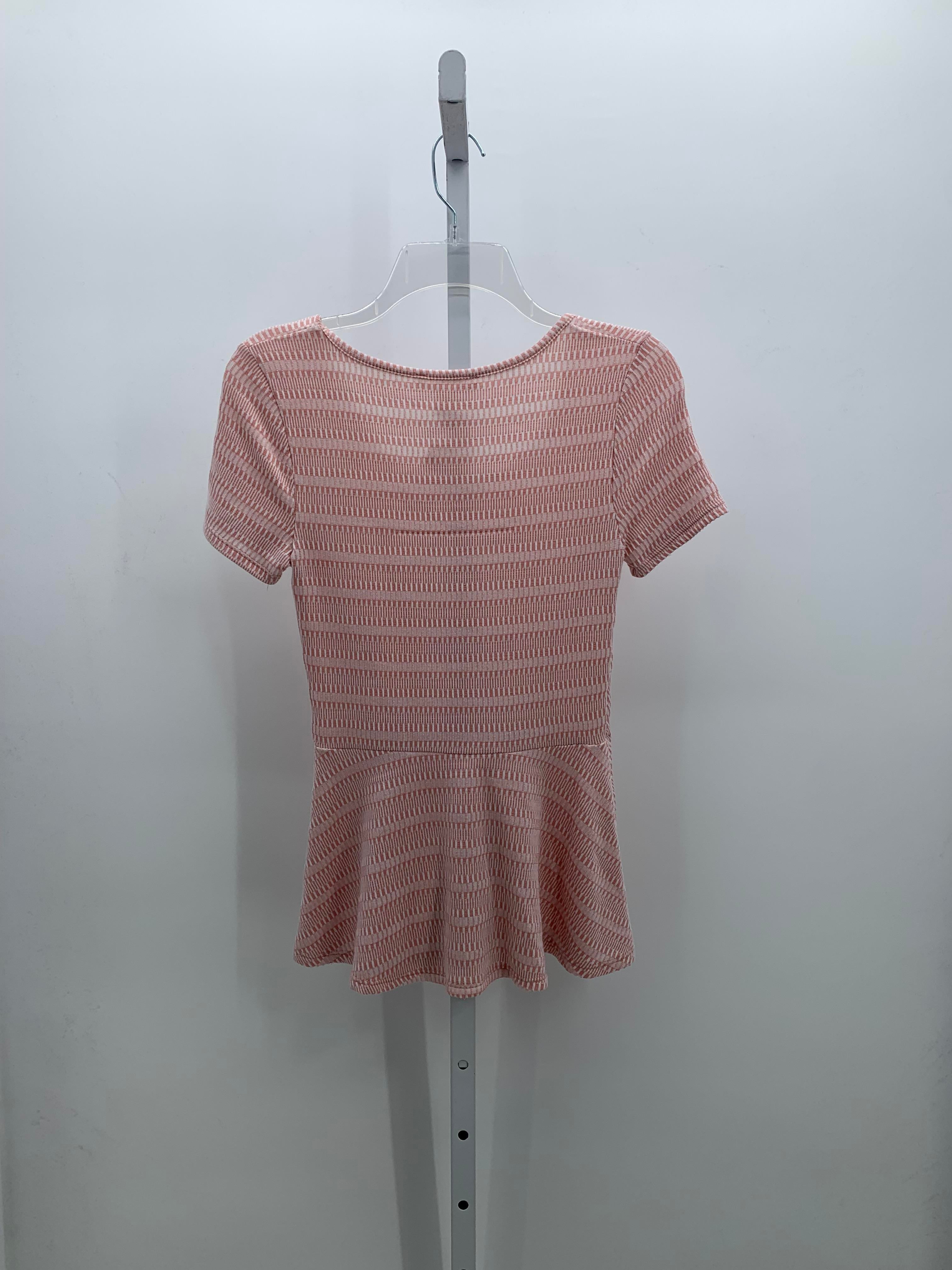 Size Small Juniors Short Sleeve Shirt