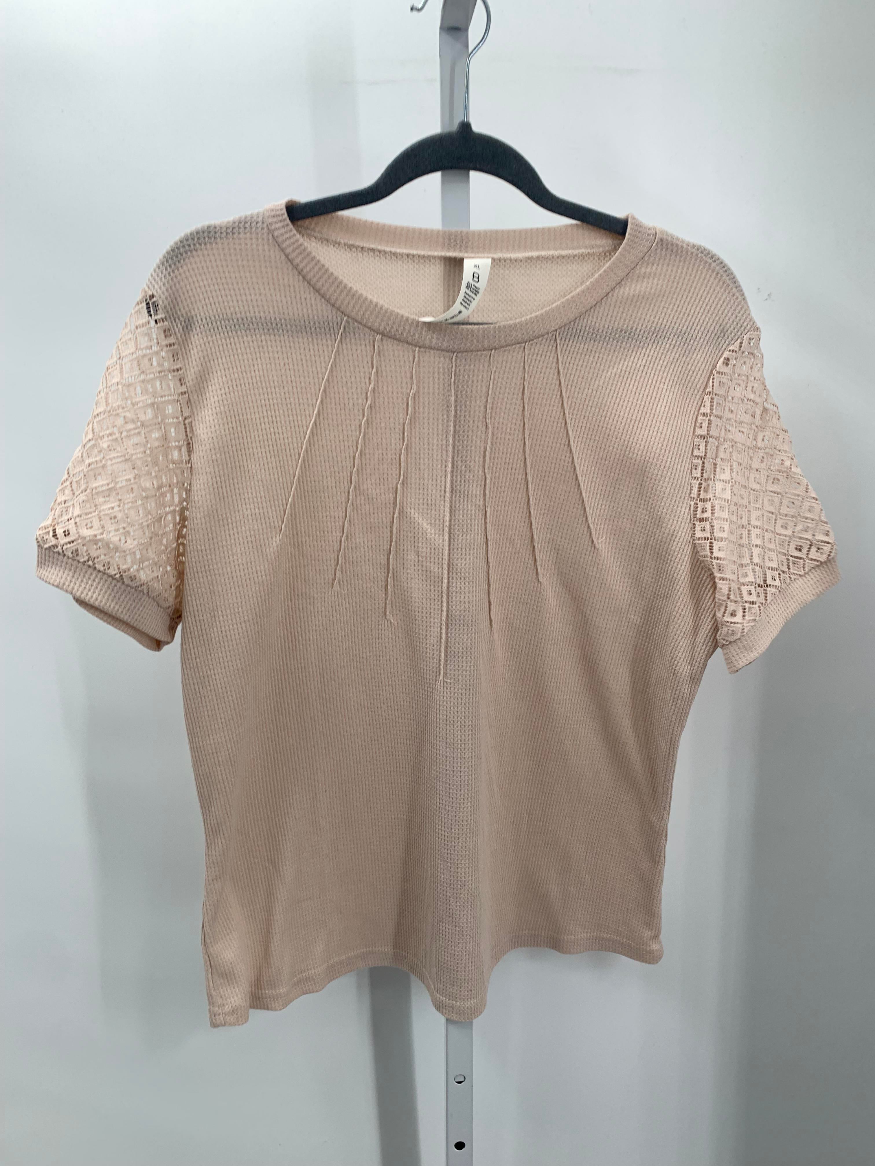 Size Extra Large Misses Short Sleeve Shirt