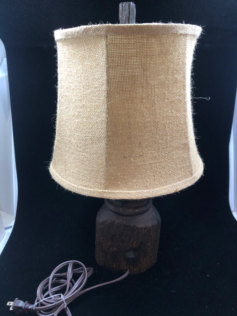 ROUGH WOOD LAMP W/BURLAP SHADE.