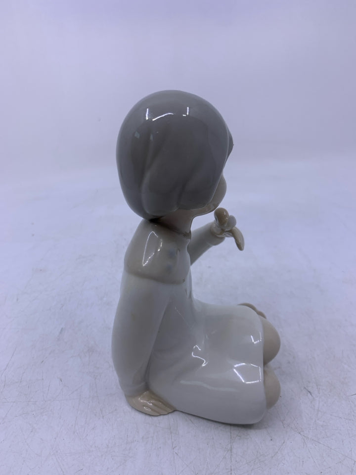 VTG GIRL SITTING W/ SNAIL PORCEVAL MADE IN SPAIN.