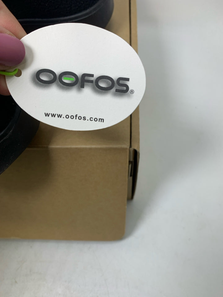 Oofos Oocoozie Low Slip On Recovery Shoes- New In Box