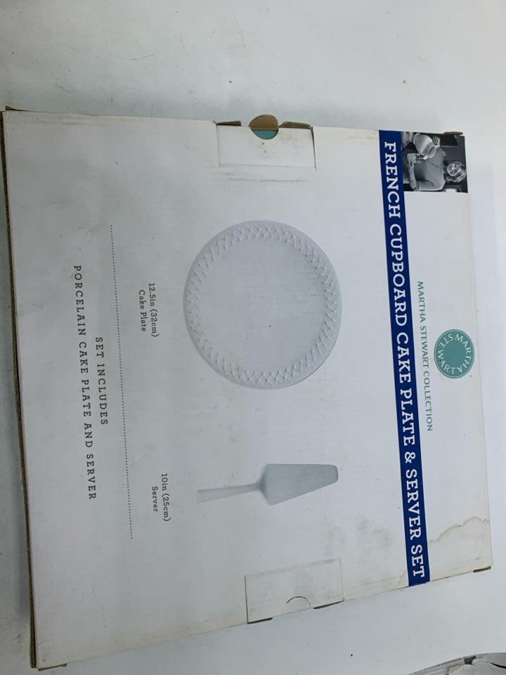 NIB FRENCH CUPBOARD CAKE PLATE & SERVER SET.