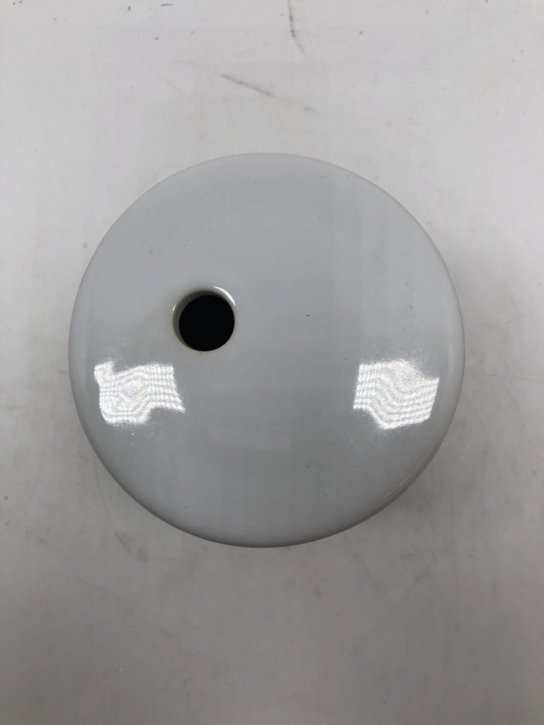 PAMPERED CHEF CERAMIC EGG COOKER.
