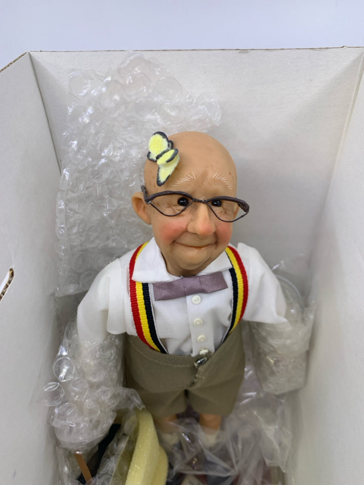 IN BOX NANA'S FAMILY "HERB THE NERD".