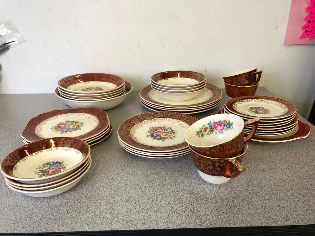 38 PC VTG RED W GOLD ACCENTS AND FLORAL SERV FOR 4.