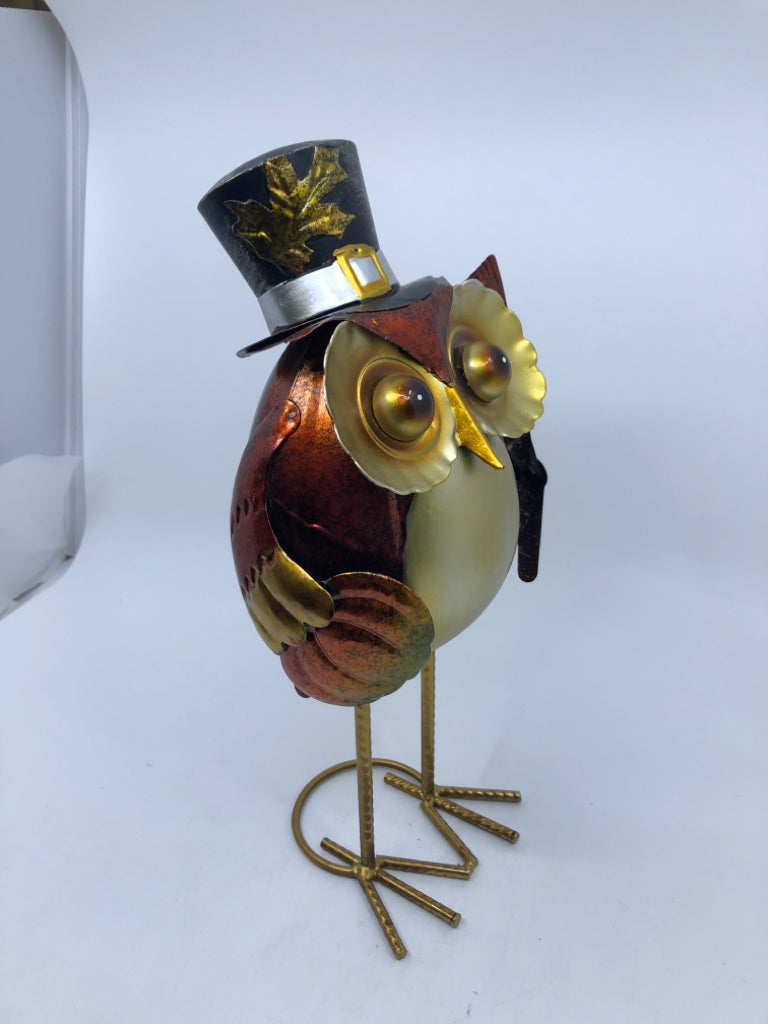 METAL OWL W/TOP HAT.