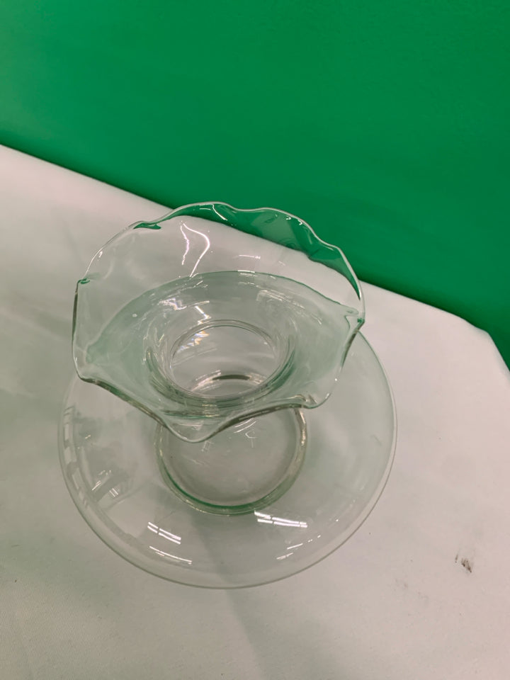 WIDE BASE VASE W WAVY EDGES.
