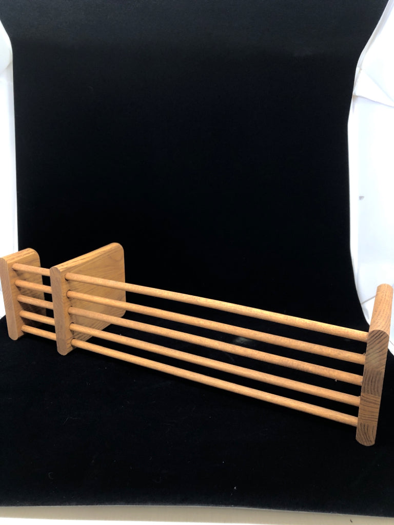 BAMBOO ADJUSTABLE BOOK END.