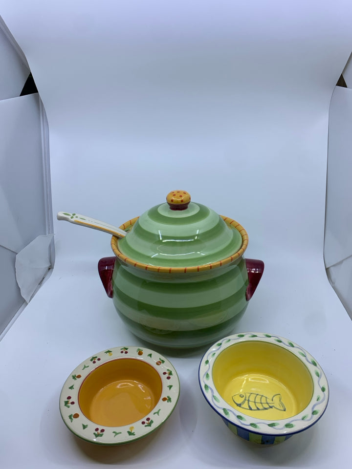 GREEN AND YELLOW SOUP TUREEN W 2 BOWLS.