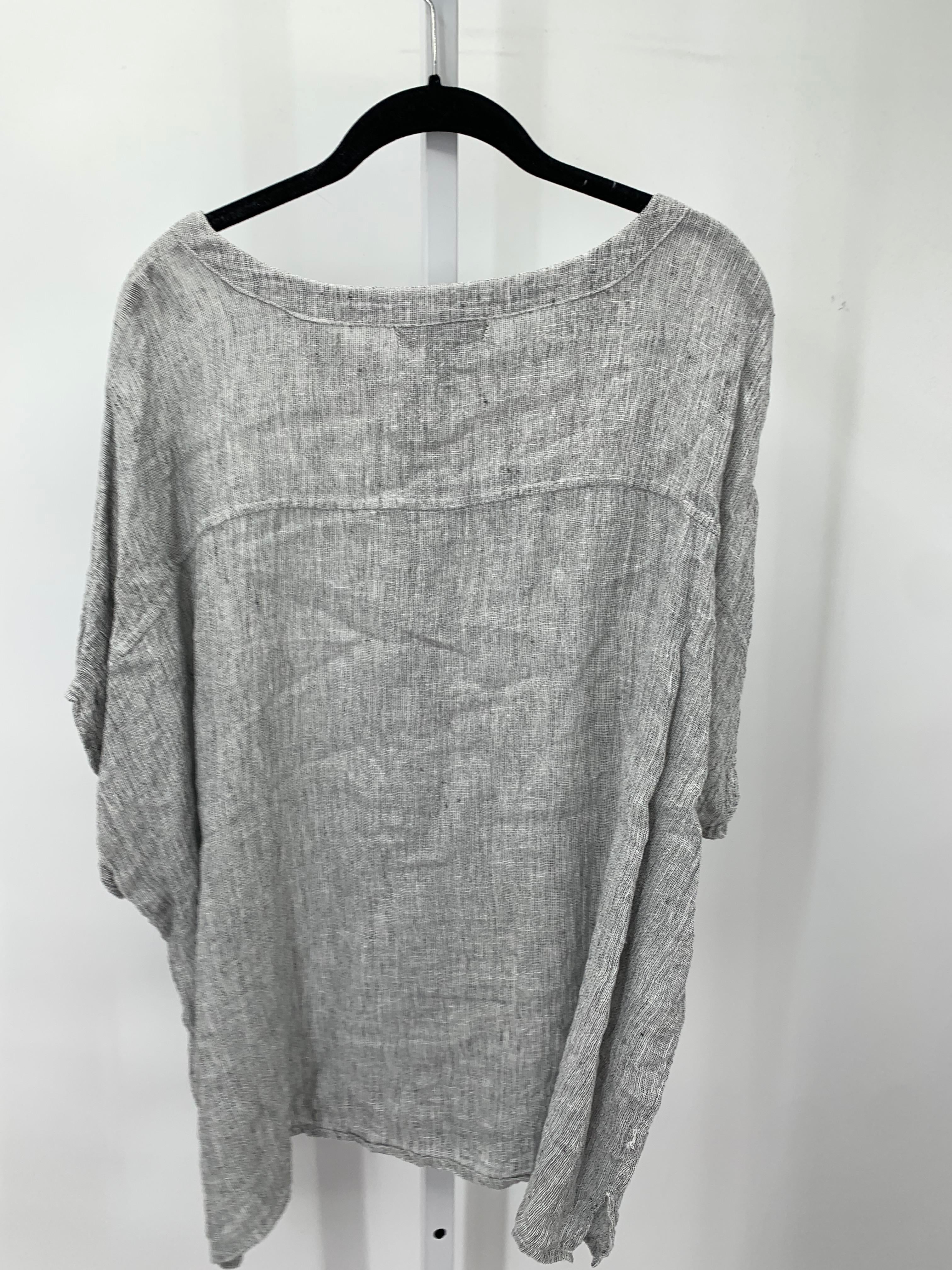 Tahari Size Large Misses Short Sleeve Shirt