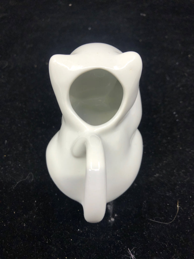 SMALL CAT CREAMER.