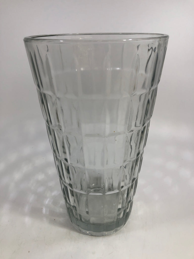 WINDOWPANE PATTERN GLASS VASE.