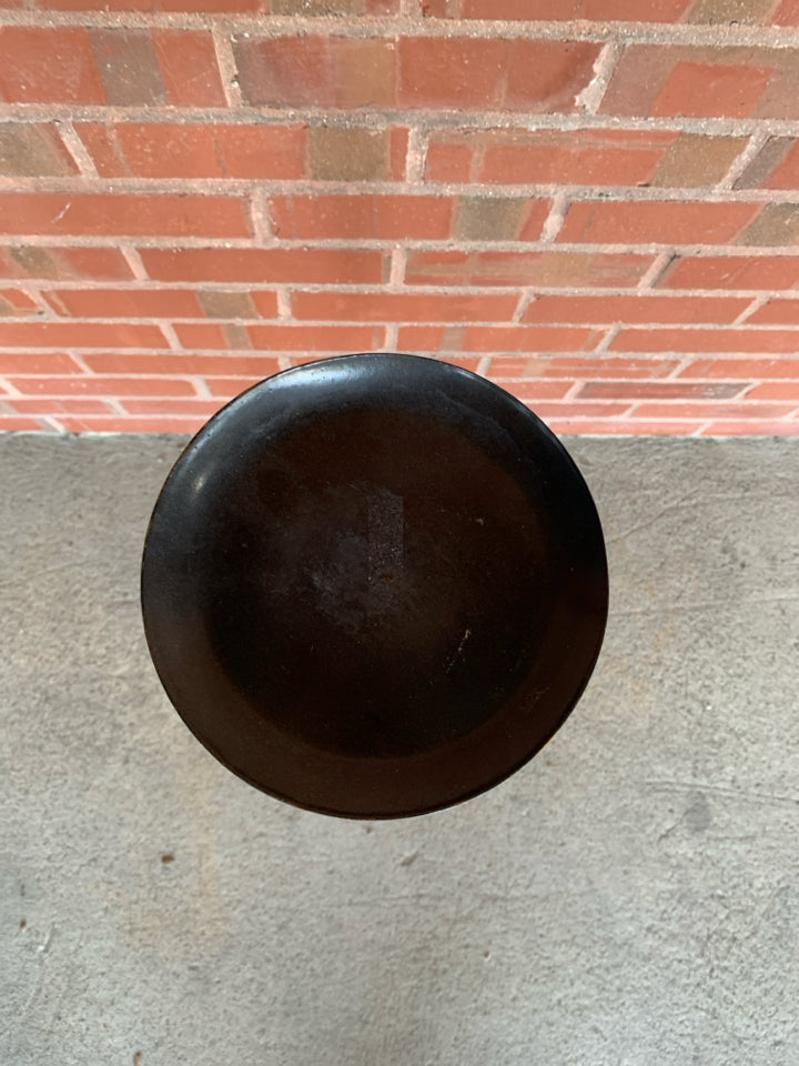 TALL METAL WROUGHT IRON CANDLE STAND.