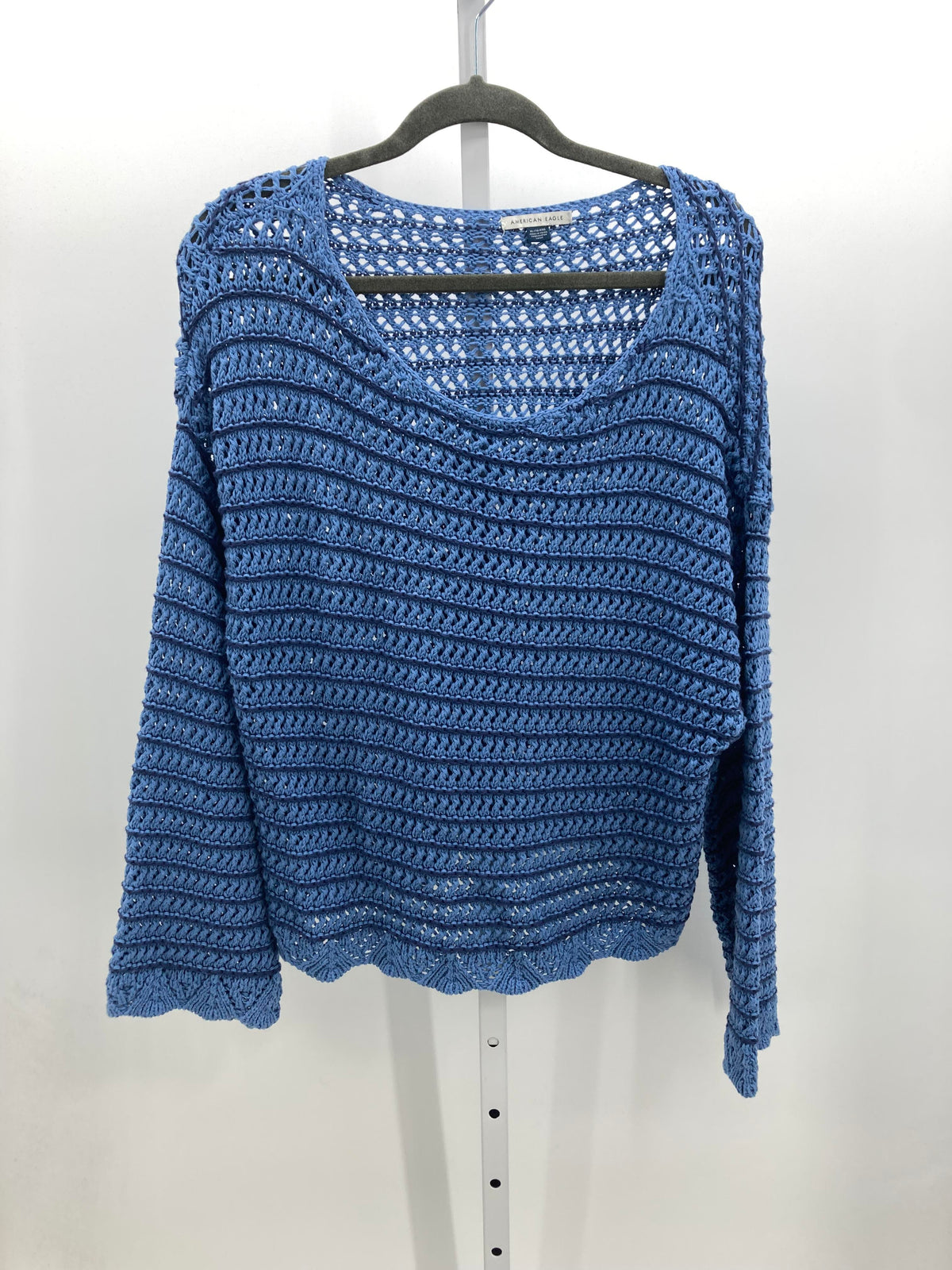 CROCHET SCOOP NECK