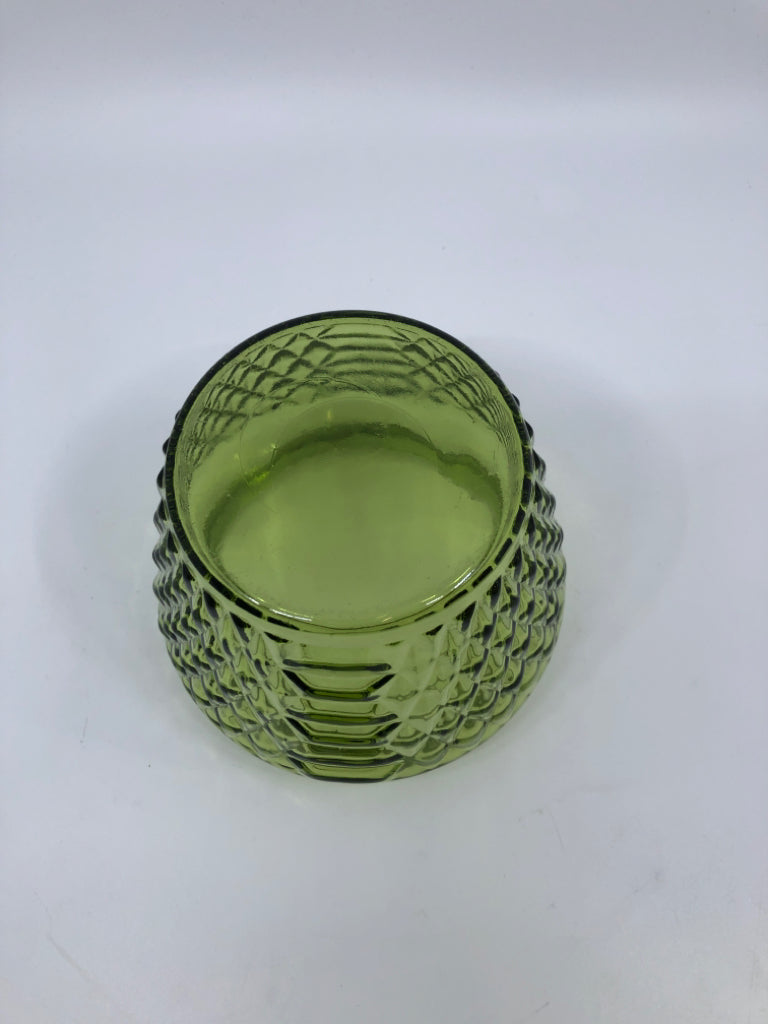 VTG GREEN GLASS DIAMOND POINT TEXTURED PLANTER.