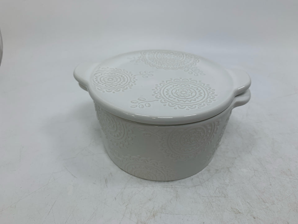COVERED SMALL CASSEROLE.