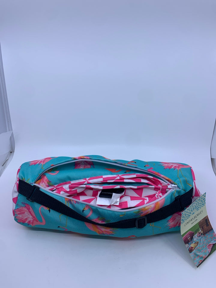 NIP CYNTHIA ROWLEY FLAMINGO OUTDOOR PICNIC BLANKET W/ CASE.