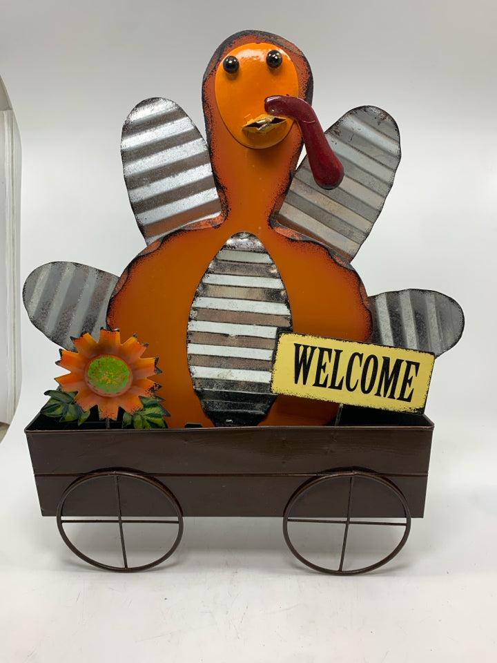 METAL TURKEY IN WAGON.
