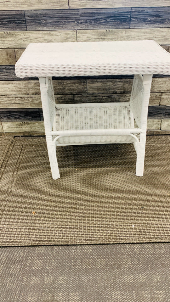 WHITE WICKER TABLE W BOTTOM BASKET.