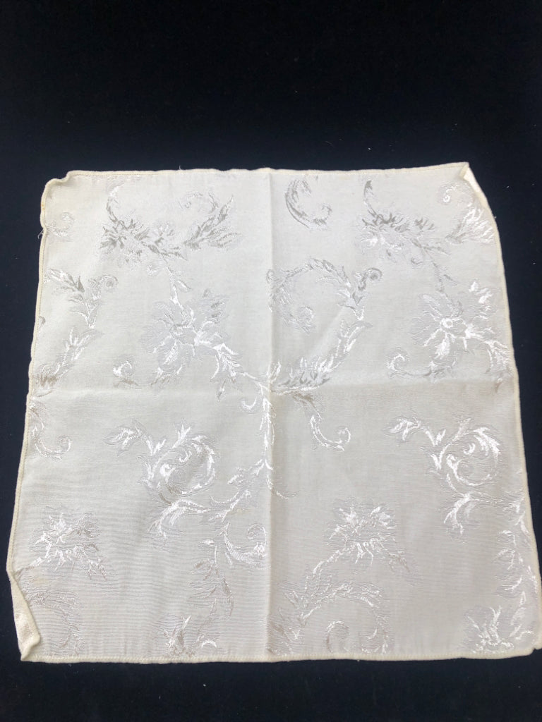 4 CREAM W SCROLL/FEATHER DAMASK NAPKINS.