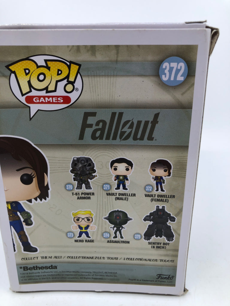 FUNKO POP FALLOUT VAULT DWELLER (FEMALE) 372