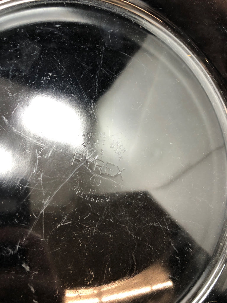 PYREX CLEAR GLASS BAKING DISH.