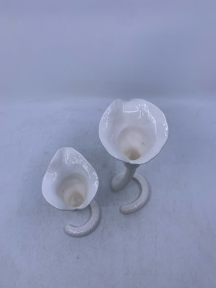 VTG 2 WHITE CALLA LILY TAPERED CANDLE HOLDERS.