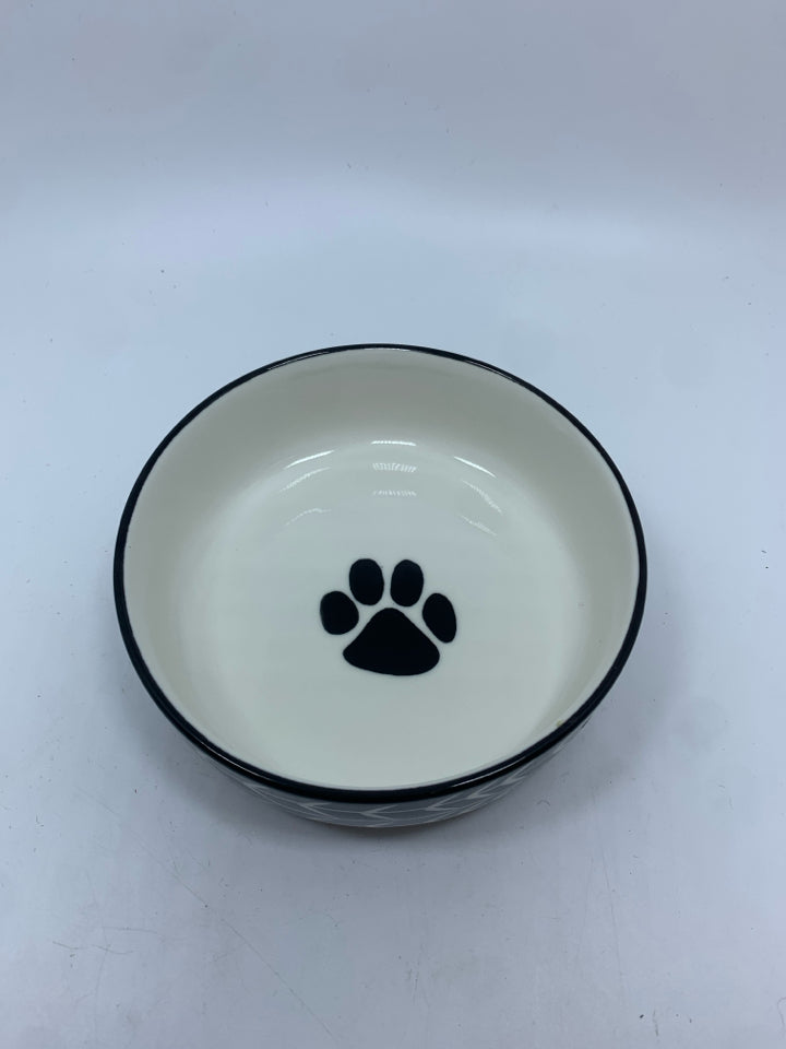 BLACK ARROW PET BOWL.
