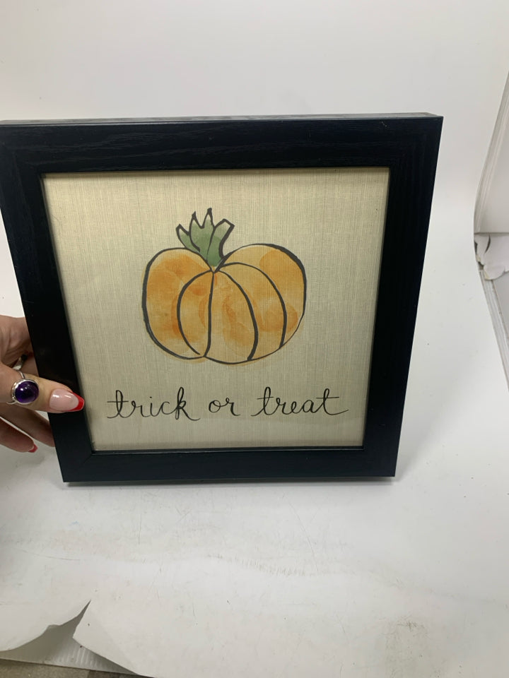 BLACK FRAME TRICK OR TREAT W/ PUMPKIN.