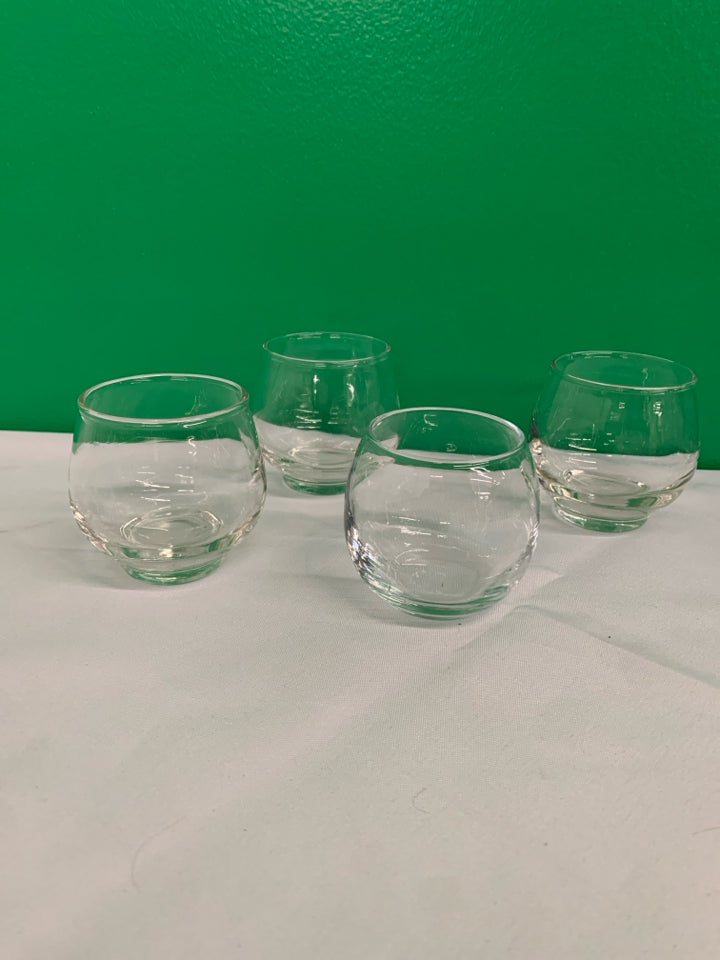 4 SMALL STEMLESS LIQUOR GLASSES.