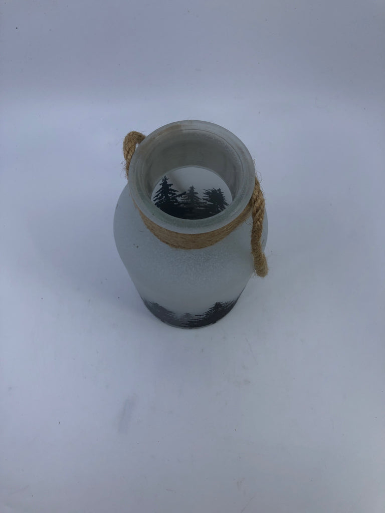 TREE FROSTED LANTERN W ROPE HANDLE.