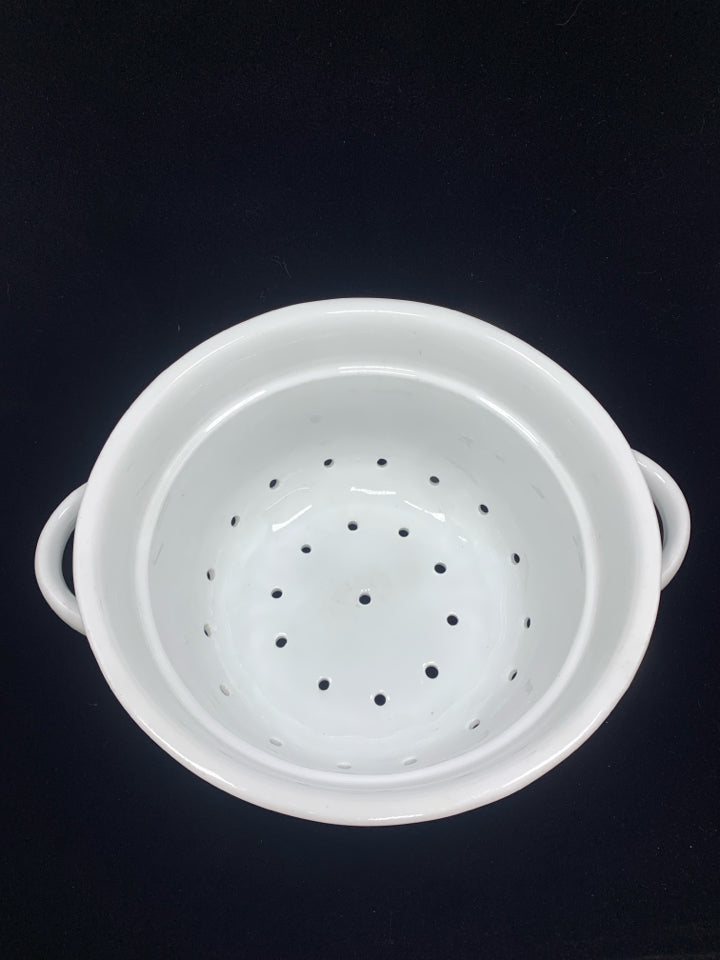 WHITE CERAMIC COLANDER.