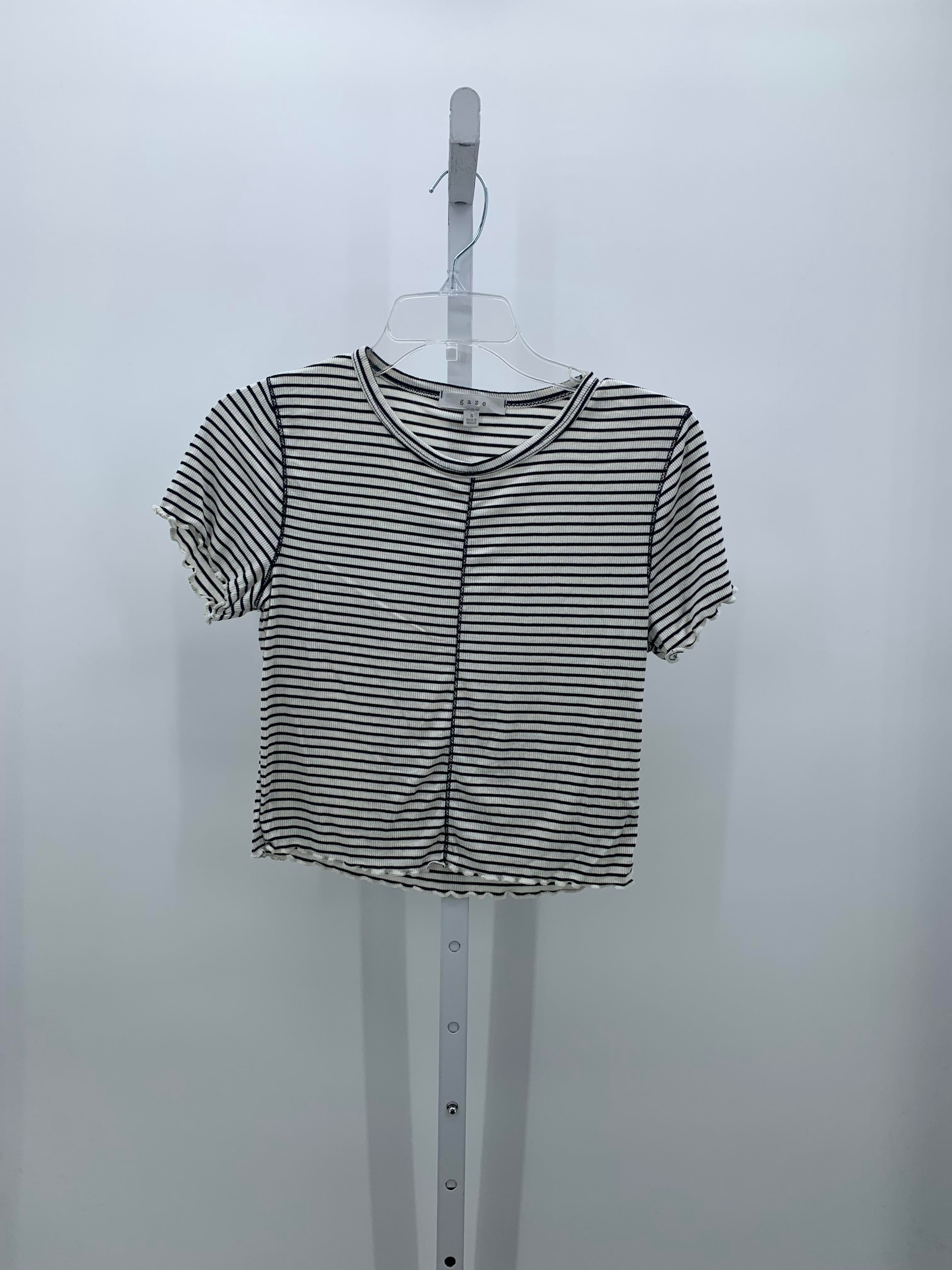 Gaze Size Small Juniors Short Sleeve Shirt