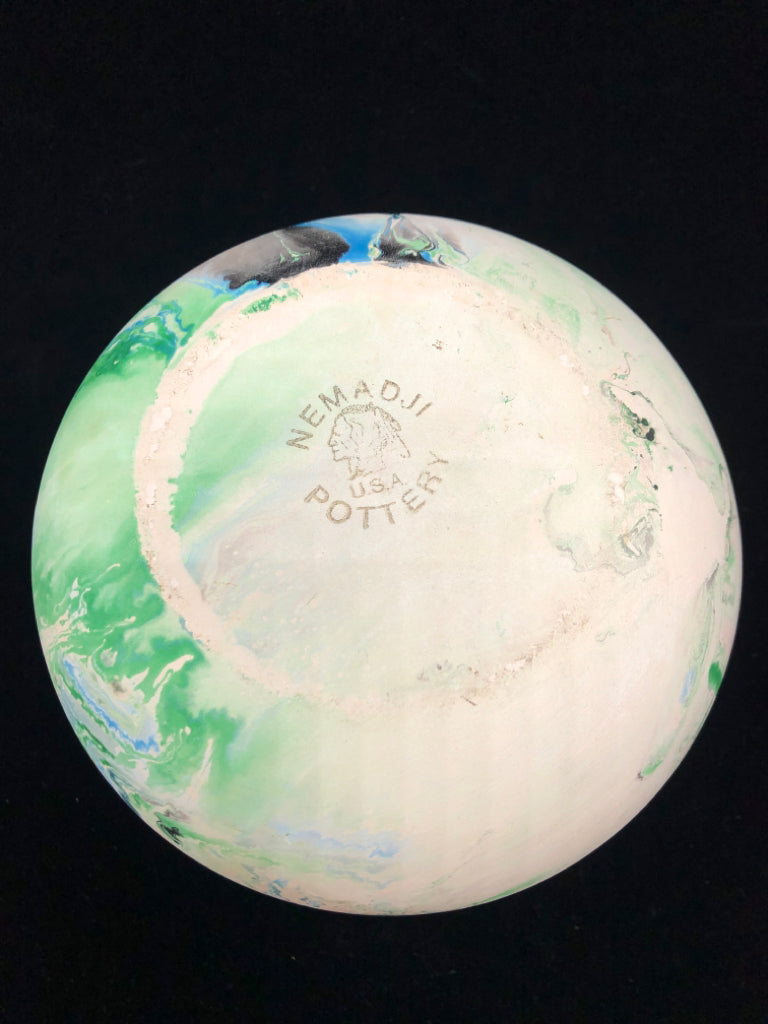 VTG NEMADJI POTTERY VASE W/GREEN/BLUE/BLACK SWIRLED MARBLE DESIGN.