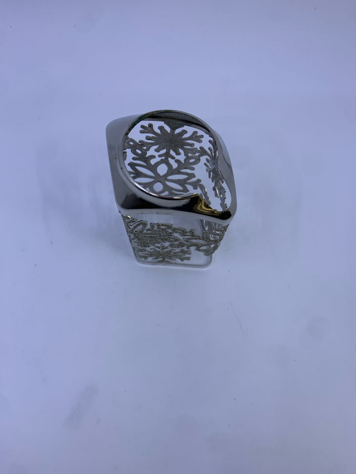 SILVER SNOWFLAKE SOAP BOTTLE HOLDER.