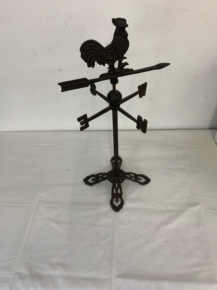 HEAVY METAL CAST IRON WEATHER VANE.