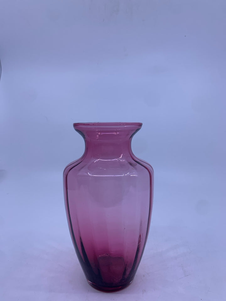 PINK RIBBED VASE.