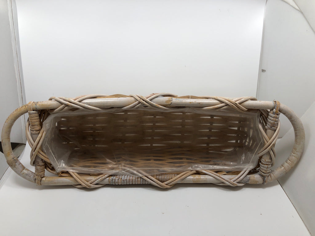WHITE WOVEN WICKER BASKET W/LINER.