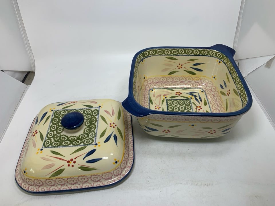 OLD WORLD PATTERN HEAVY BAKING DISH W/ LID.