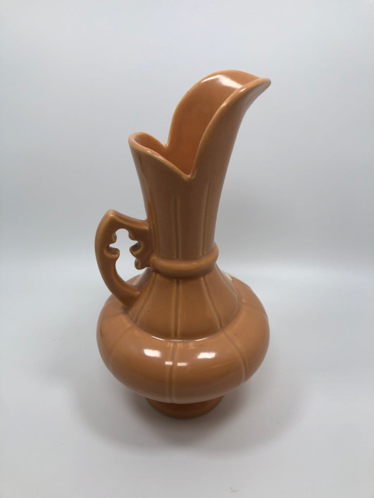 VTG WELLER PEACH-COLORED CAMEO ROSE PITCHER.