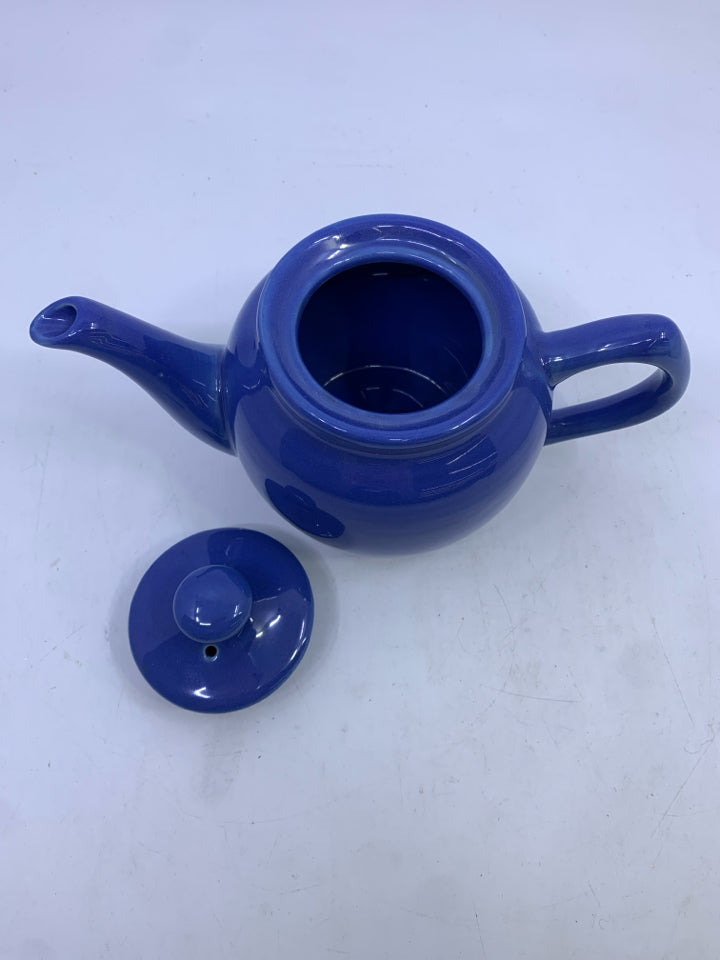 SMALL BLUE CERAMIC TEA POT.