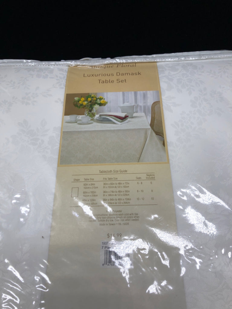 NIP 7PC TABLE SET: TABLECLOTH + NAPKINS  - DAMASK.